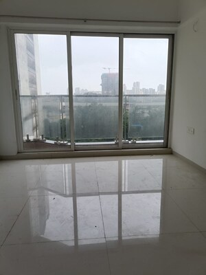 Room in 2 BHK Apartment at Soham Crystal Spires, Ghodbunder Road – for Sale