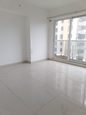 Room in 2 BHK Apartment at Soham Crystal Spires, Ghodbunder Road – for Sale
