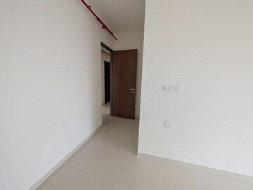 Room in 3 BHK Apartment at Runwal Nirvana, Parel – for Rent