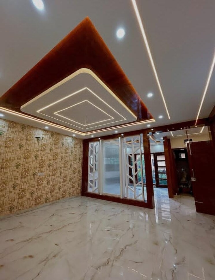 undefined, sector 30 3.5 Bedroom 2700 Sq.Ft. Builder Floor In Sector 30 Faridabad 8944970