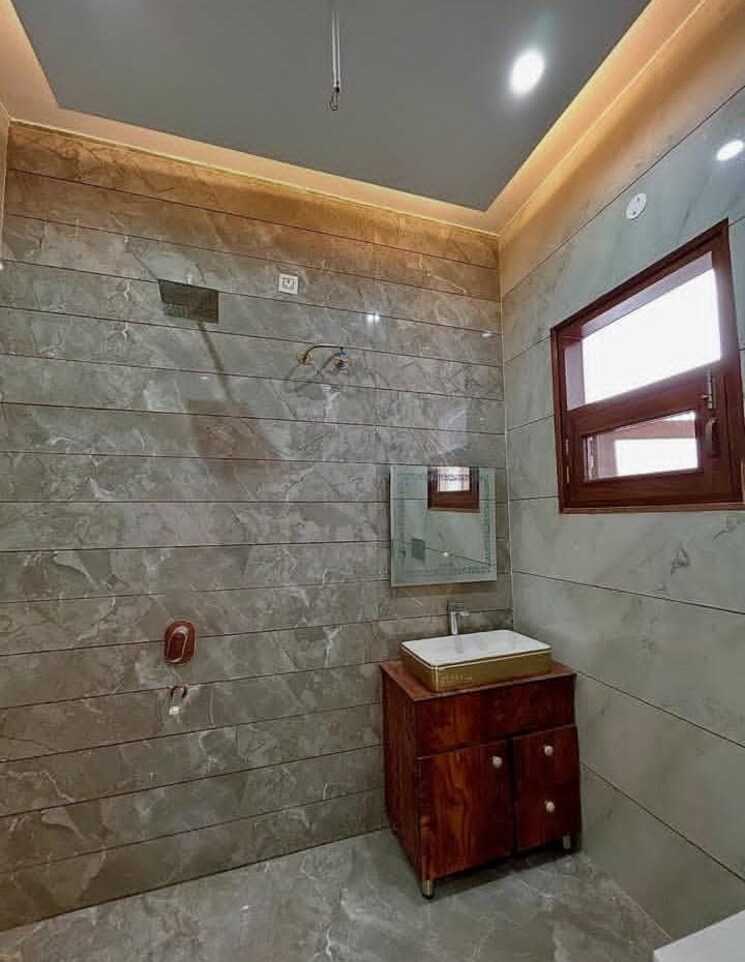 undefined, sector 30 3.5 Bedroom 2700 Sq.Ft. Builder Floor In Sector 30 Faridabad 8944970