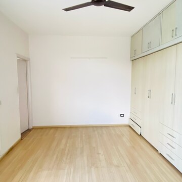 Room in 3 BHK Builder Floor at DLF Hyde Park, Mullanpur – for Rent