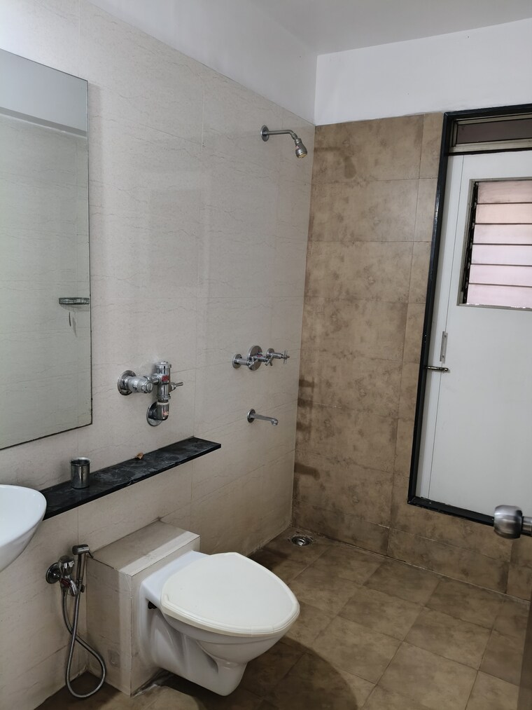 Bathroom, neelkanth-heights-shivai-nagar 3 Bedroom 1100 Sq.Ft. Apartment In Shivai Nagar Thane 8945000