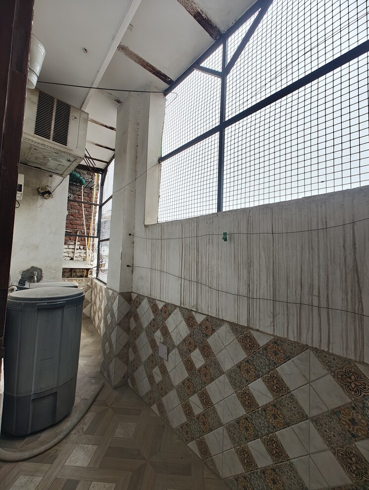 Balcony, govindpuri 1 Bedroom 60 Sq.Yd. Builder Floor In Govindpuri Delhi 8945052