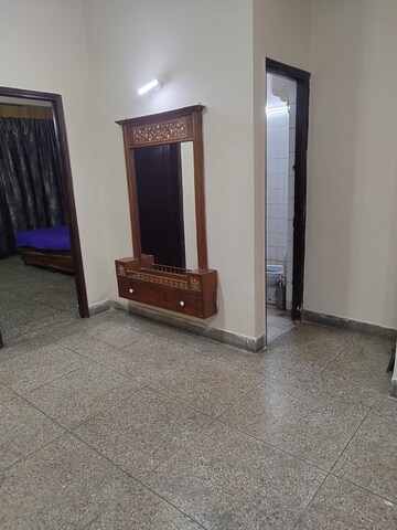 Room in  Pg at Patel Nagar – for Rent