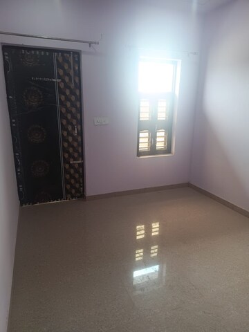 Room in 3.5 BHK Independent House at Rajendra Park – for Rent