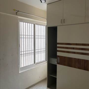 Room in 2 BHK Apartment at Wave Dream Homes, Ram Nagar – for Rent