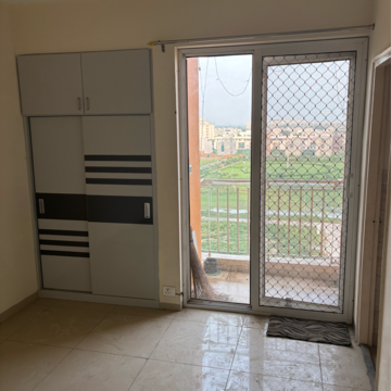 Room in 2 BHK Apartment at Wave Dream Homes, Ram Nagar – for Rent