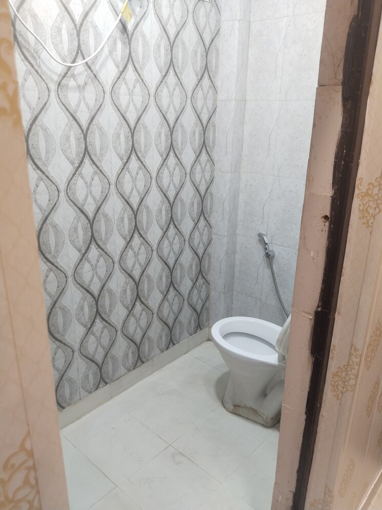 Bathroom, vikash khand 1.5 Bedroom 600 Sq.Ft. Builder Floor In Vikash Khand Lucknow 8945059