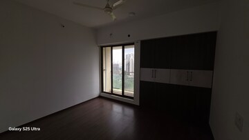 Room in 3 BHK Apartment at Cosmos Horizon, Thane West – for Rent