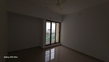 Room in 3 BHK Apartment at Cosmos Horizon, Thane West – for Rent