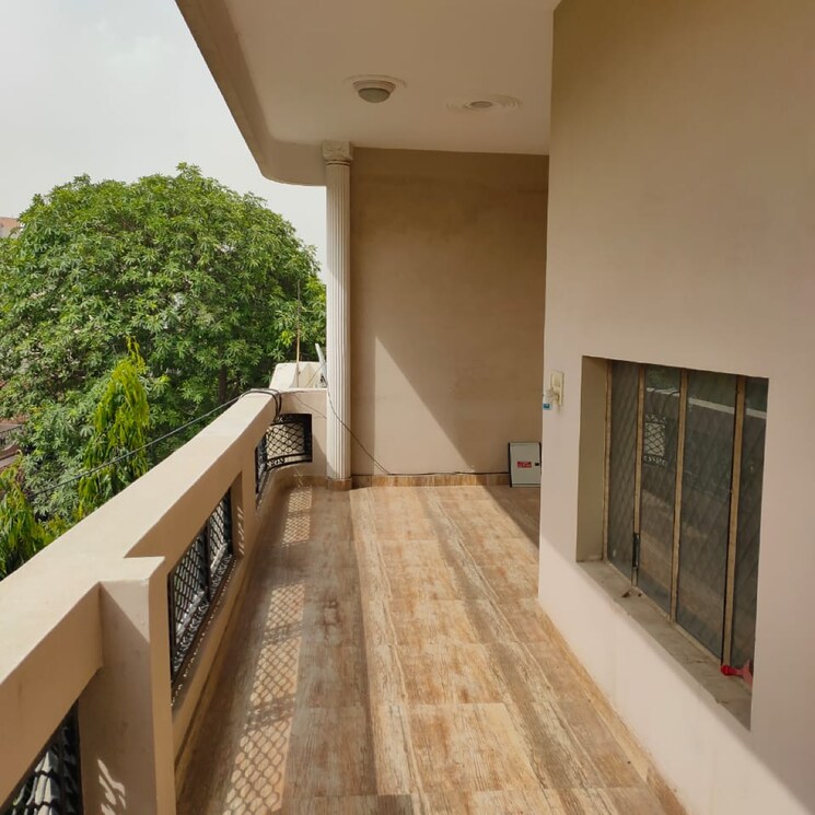Balcony, palam vihar 2 Bedroom 173 Sq.Yd. Builder Floor In Palam Vihar Gurgaon 8945066
