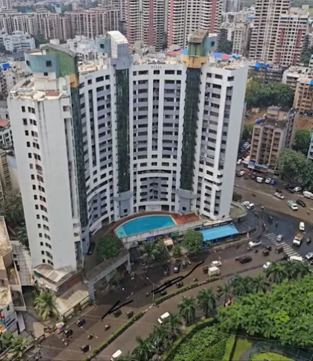 4 BHK + Servant Room Apartment For Sale in Meera CHS