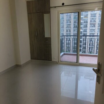 Room in 3 BHK Apartment at Maxblis White House, Sector 75 – for Rent
