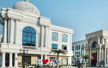 Shop For Rent in Omaxe World Street, Sector 79