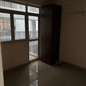 Room in 3 BHK Apartment at Wave Executive Floors, Bayana – for Sale