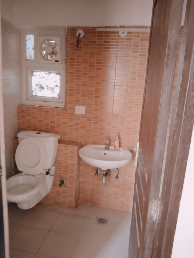 Bathroom, 3c-lotus-zing 2 Bedroom 1200 Sq.Ft. Apartment In Sector 168 Noida 8945131