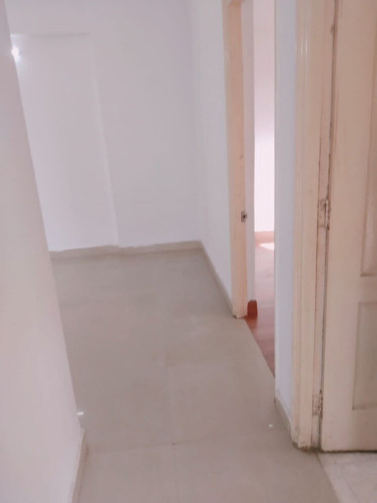 Room, paras-seasons 2 Bedroom 795 Sq.Ft. Apartment In Sector 168 Noida 8945150