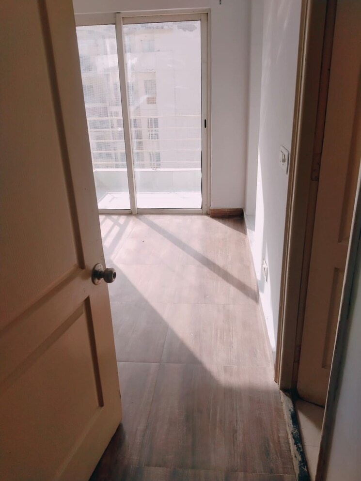 Bathroom, paras-seasons 2 Bedroom 795 Sq.Ft. Apartment In Sector 168 Noida 8945150