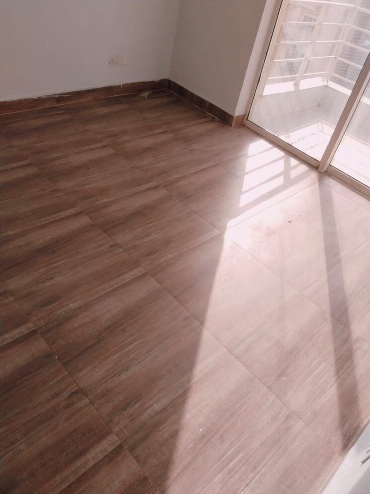 Room, paras-seasons 2 Bedroom 795 Sq.Ft. Apartment In Sector 168 Noida 8945150