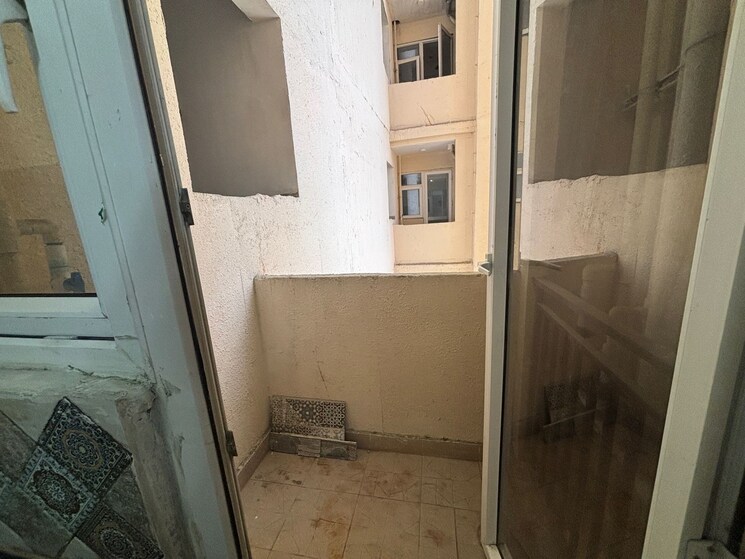 Bathroom, signature-global-prime 3 Bedroom 1300 Sq.Ft. Apartment In Sector 63a Gurgaon 8945182