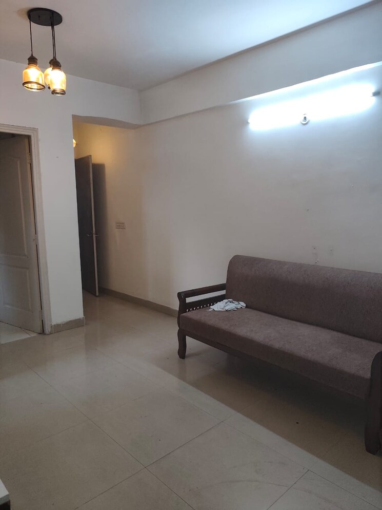 Room, paras-seasons 2 Bedroom 795 Sq.Ft. Apartment In Sector 168 Noida 8945173