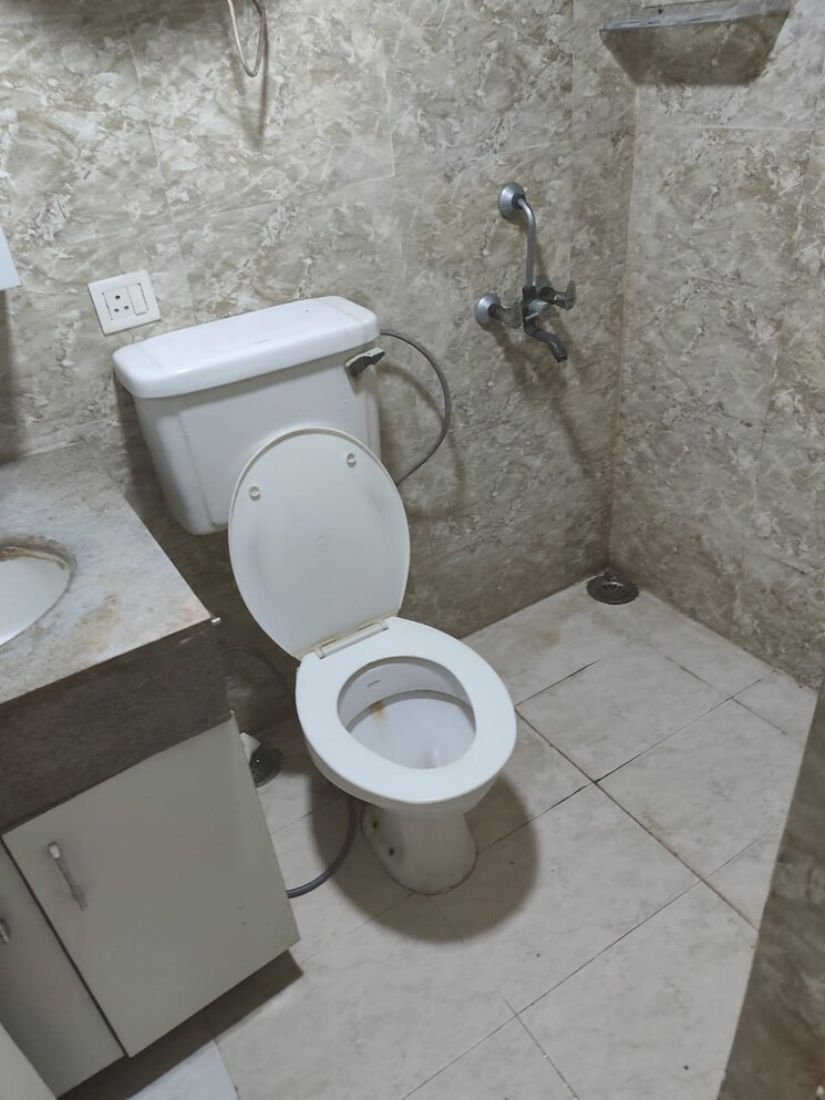 Bathroom, paras-seasons 2 Bedroom 795 Sq.Ft. Apartment In Sector 168 Noida 8945173