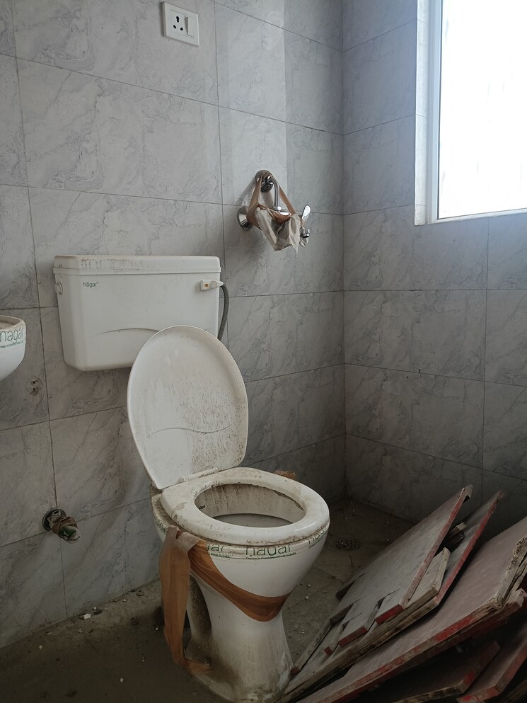 Bathroom, lotus-homz 1 Bedroom 405 Sq.Ft. Apartment In Sector 111 Gurgaon 8945200