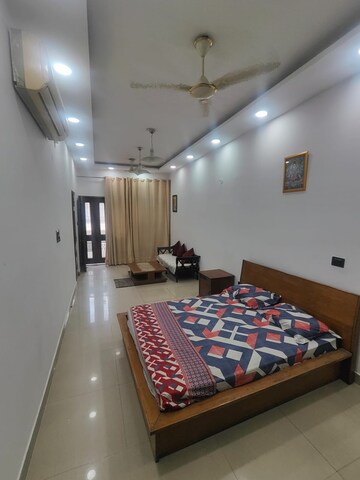 Bedroom in 2 BHK Builder Floor at Pitampura – for Rent