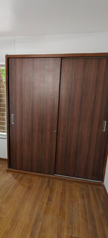 Furnished Amenities in 4 BHK Apartment at Bhosale Nagar – for Rent