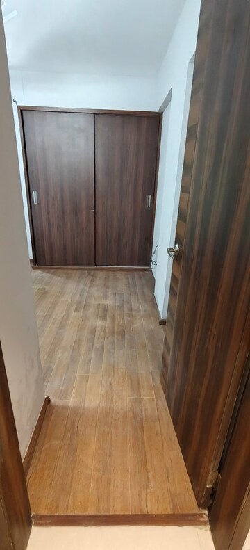 Furnished Amenities in 4 BHK Apartment at Bhosale Nagar – for Rent