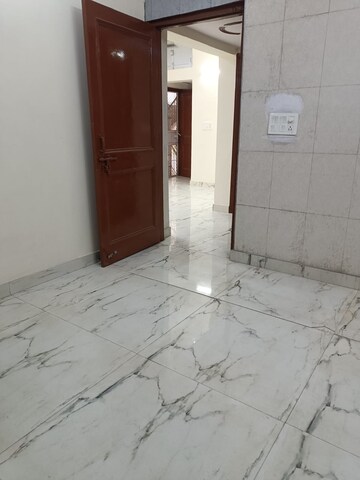 Room in 3 BHK Builder Floor at Rohini Sector 9 – for Rent