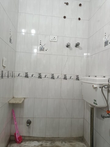Bathroom in 3 BHK Builder Floor at Rohini Sector 9 – for Rent