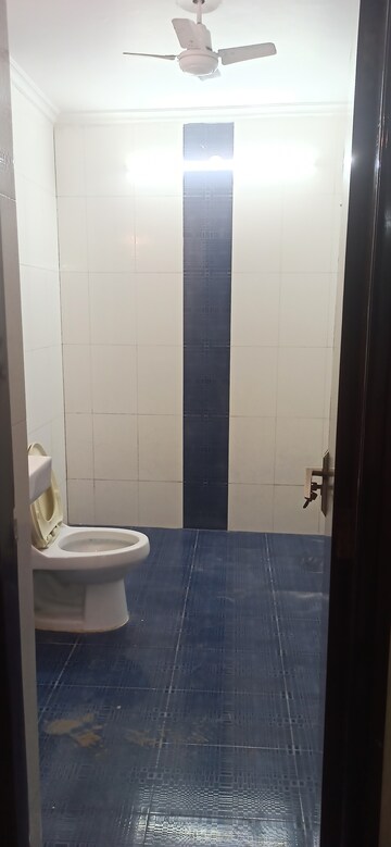 Bathroom in 3 BHK Builder Floor at Ansal Sushant Lok I, Sector 43 – for Rent