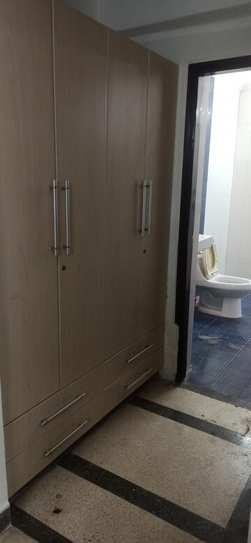 Furnished Amenities in 3 BHK Builder Floor at Ansal Sushant Lok I, Sector 43 – for Rent