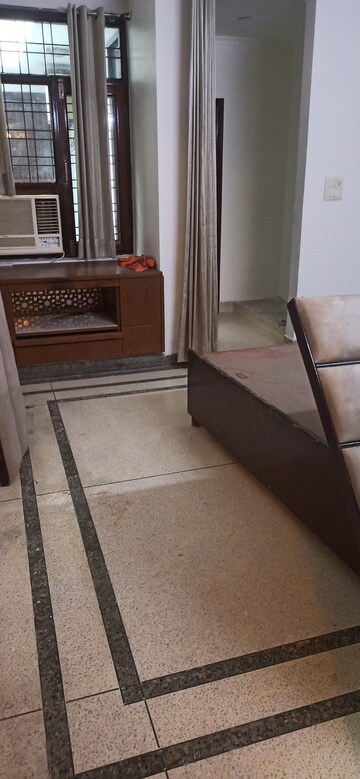 Furnished Amenities in 3 BHK Builder Floor at Ansal Sushant Lok I, Sector 43 – for Rent