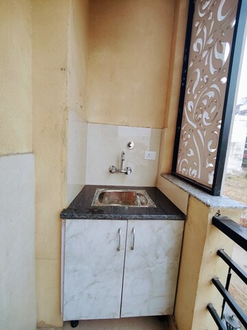 Furnished Amenities in 1 RK Builder Floor at The Grand, Sector 52 – for Rent