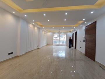 Room in 3 BHK Apartment at Saket – for Rent