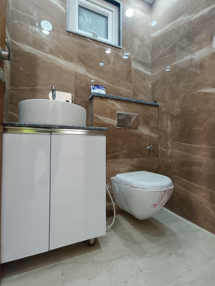 Bathroom, saket 3 Bedroom 1580 Sq.Ft. Apartment In Saket Delhi 8945289