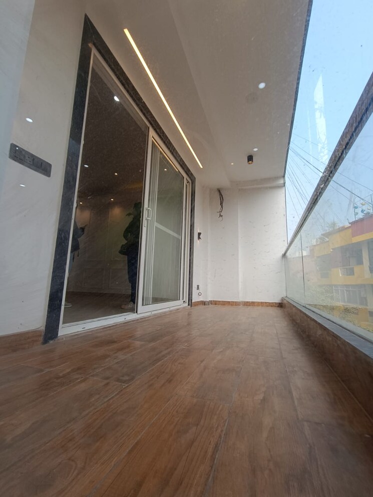 Balcony, saket 3 Bedroom 1580 Sq.Ft. Apartment In Saket Delhi 8945289