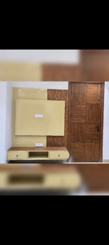 Furnished Amenities in 3 BHK Builder Floor at Surajmal Vihar – for Sale