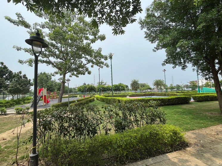 Garden, bptp-parkland-pride-phase-2  344 Sq.Yd. Plot In Sector 77 Faridabad 8945316