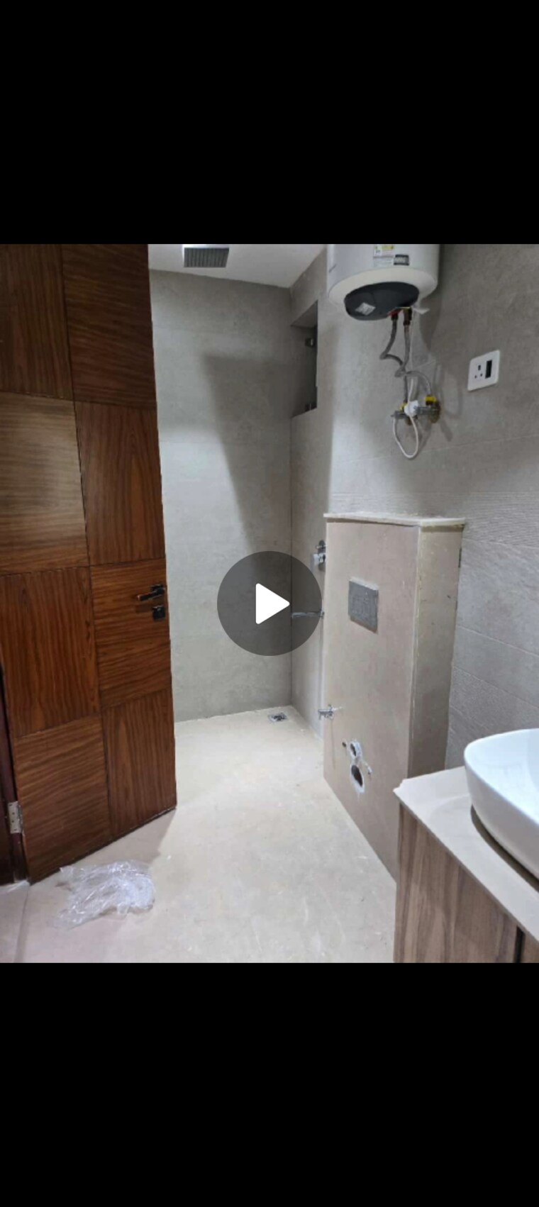 Bathroom, surajmal vihar 3 Bedroom 155 Sq.Yd. Builder Floor In Surajmal Vihar Delhi 8945325