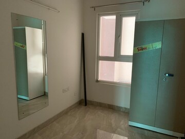 Room in 2.5 BHK Apartment at Sector 66 – for Rent