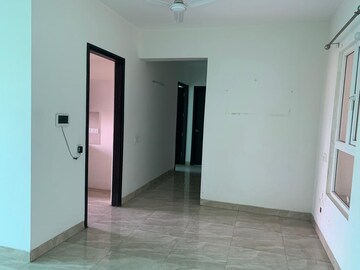 Room in 2.5 BHK Apartment at Sector 66 – for Rent
