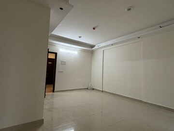 Room in 2 BHK Apartment at Signature Global Prime, Sector 63a – for Rent
