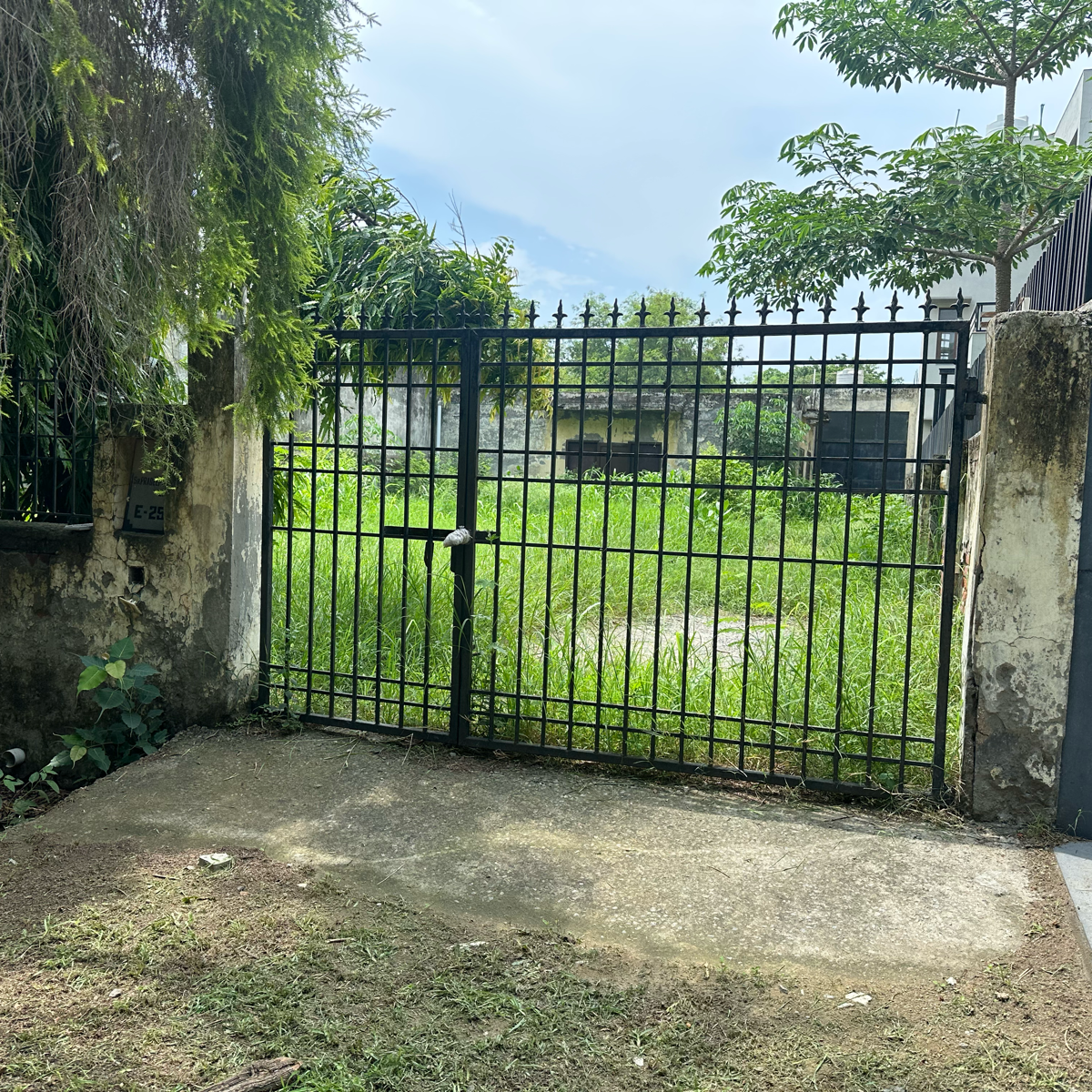 Plot For Sale in Silver Oak Society