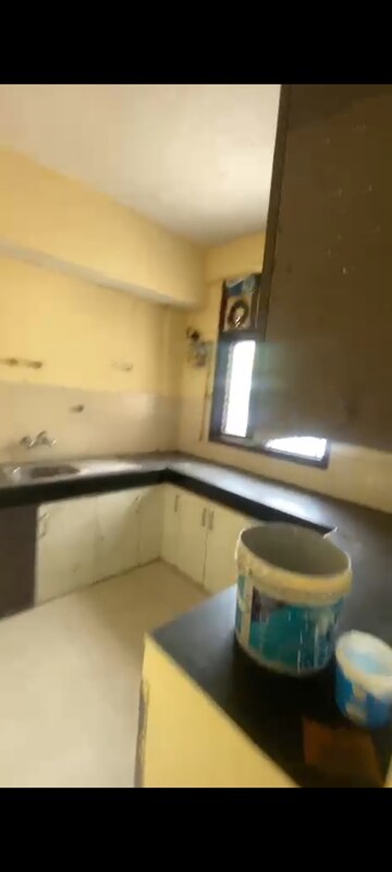Kitchen in 2.5 BHK Builder Floor at Wave Prime Floors, Wave City – for Rent