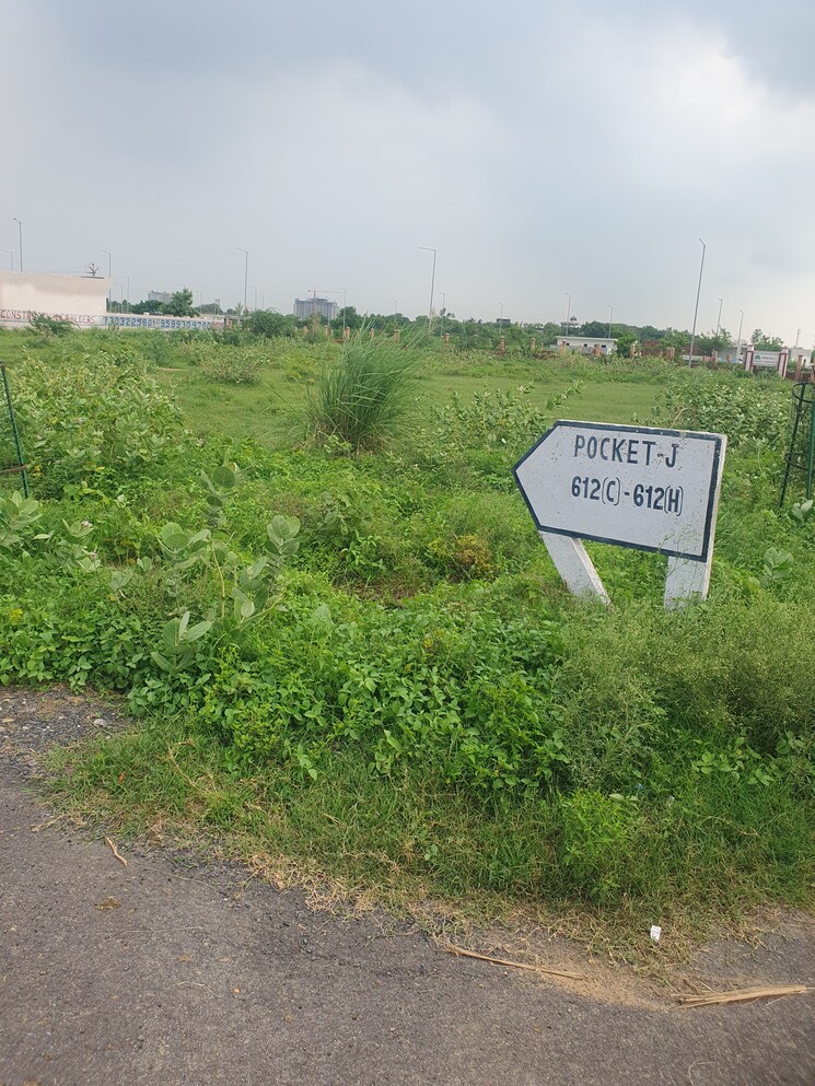 Garden, yeida-plots  120 Sq.Mt. Plot In Dankaur Greater Noida 8945394