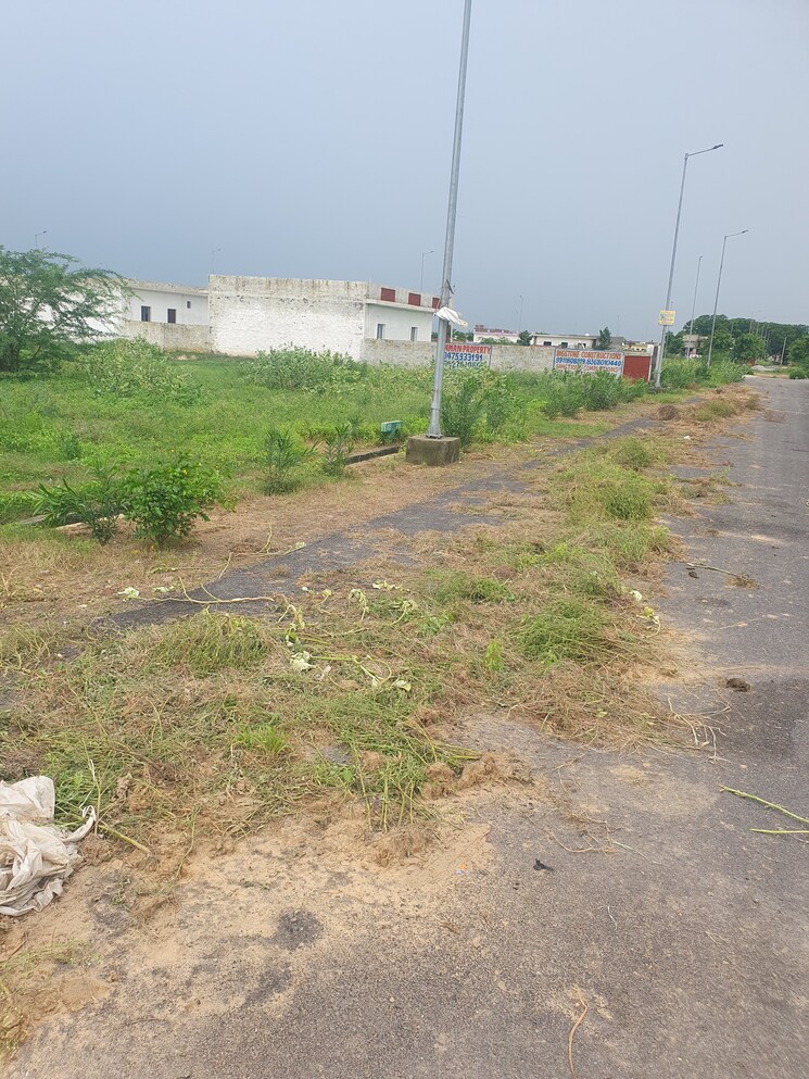 Garden, yeida-plots  120 Sq.Mt. Plot In Dankaur Greater Noida 8945394